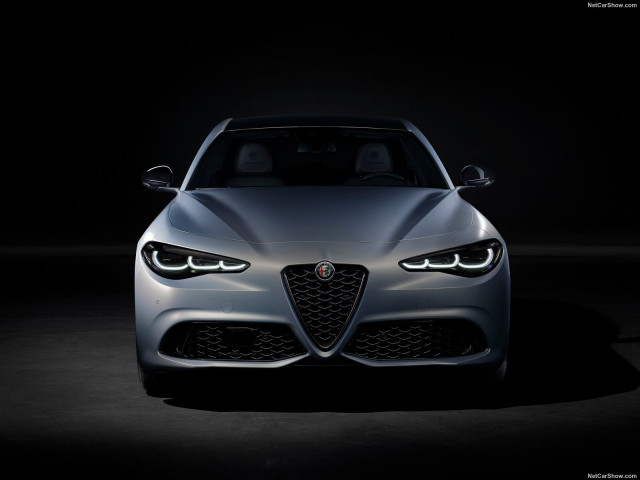 Alfa Romeo Giulia фото