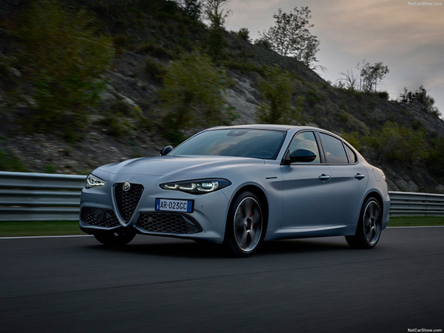 Alfa Romeo Giulia фото