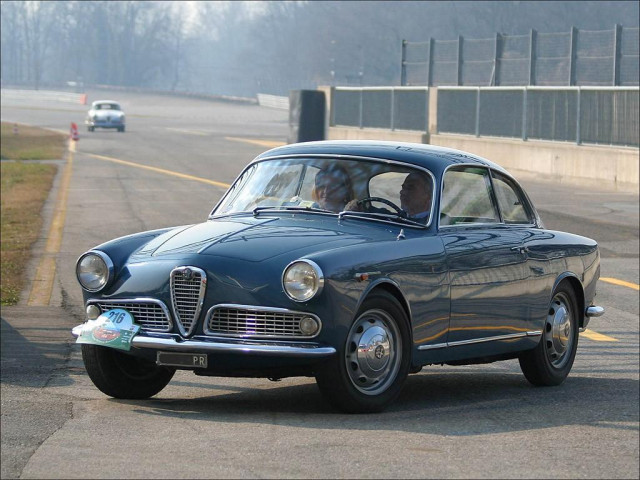 Alfa Romeo Giulietta фото