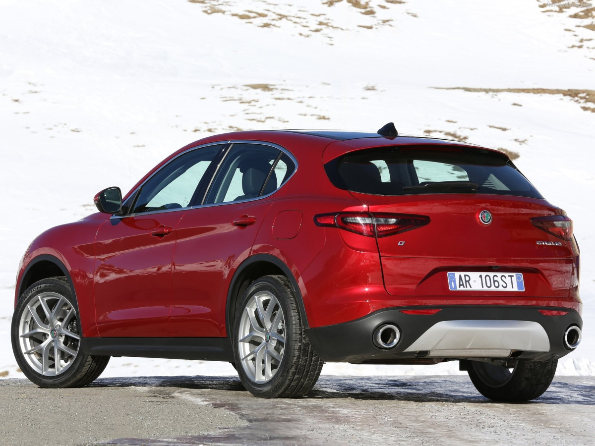 Alfa Romeo Stelvio фото 181020