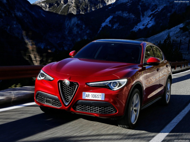 Alfa Romeo Stelvio фото