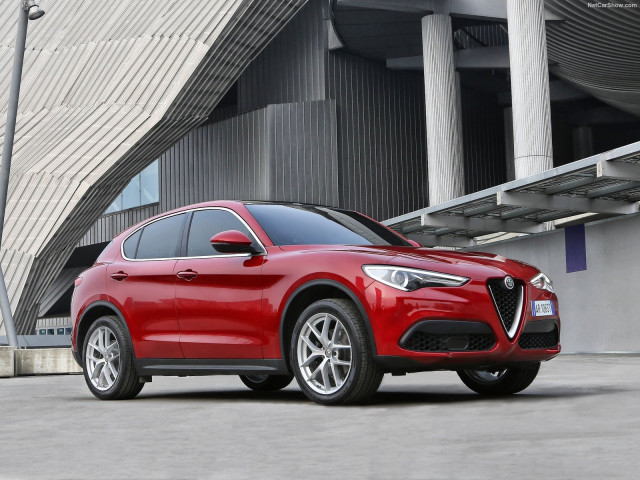 Alfa Romeo Stelvio фото