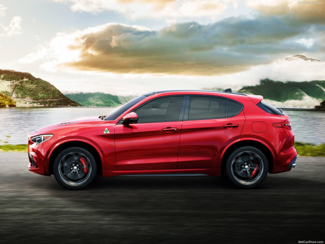 Alfa Romeo Stelvio фото