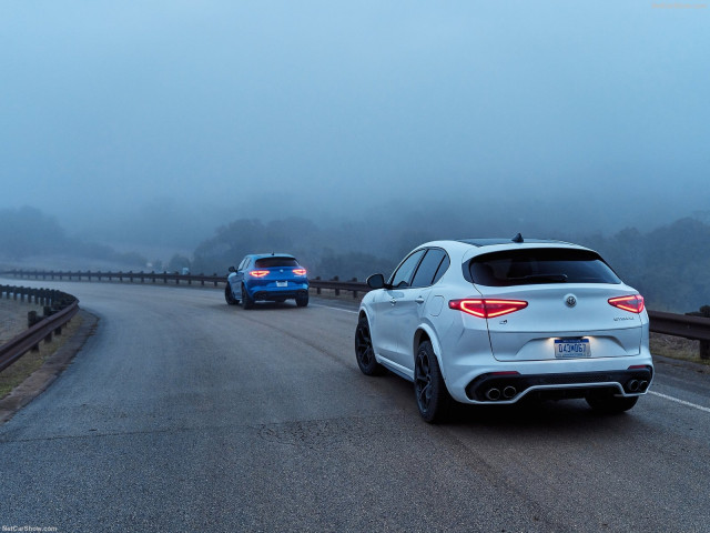 Alfa Romeo Stelvio фото