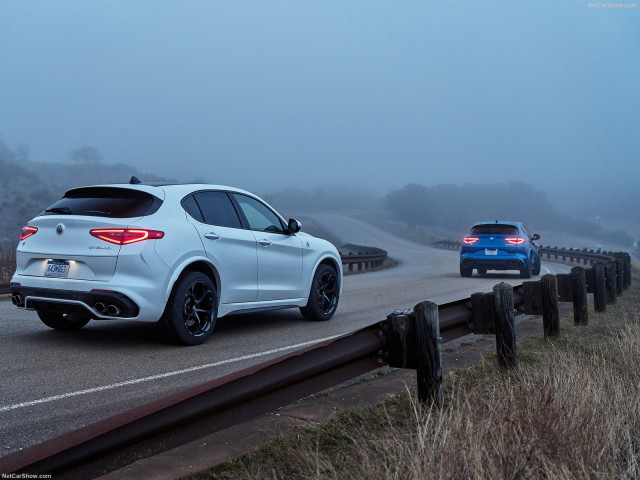 Alfa Romeo Stelvio фото