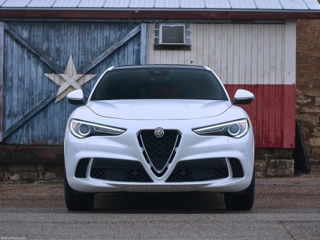 Alfa Romeo Stelvio фото