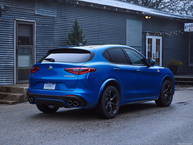 Alfa Romeo Stelvio фото