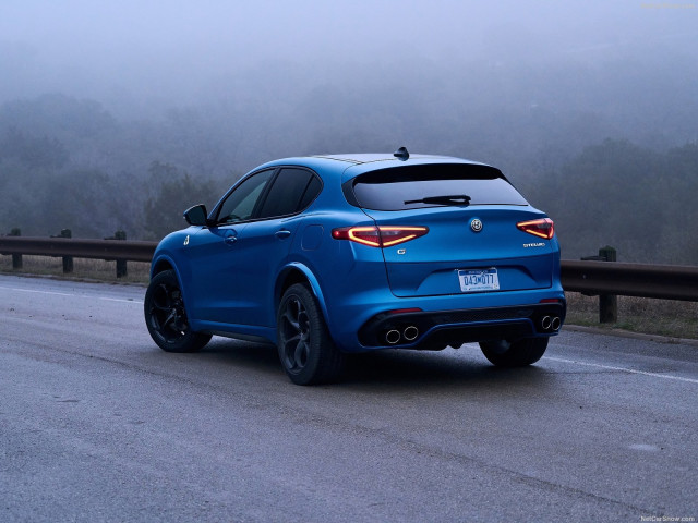 Alfa Romeo Stelvio фото