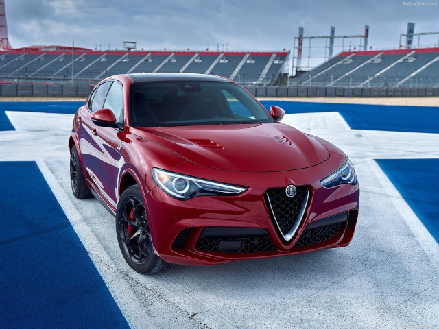 Alfa Romeo Stelvio фото