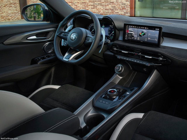 Alfa Romeo Tonale фото