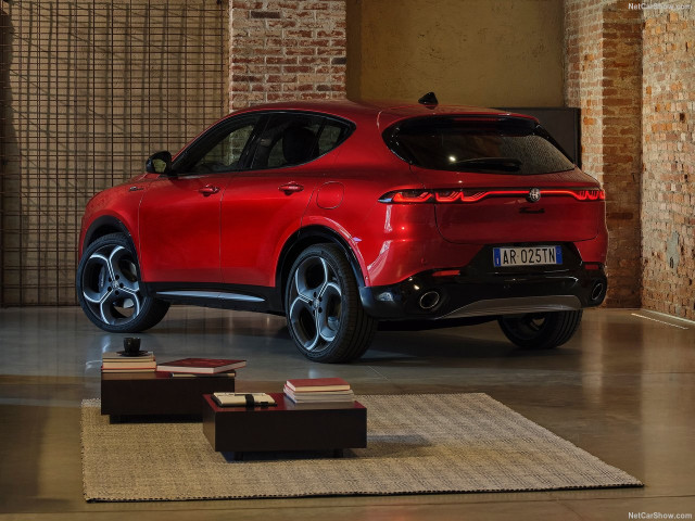 Alfa Romeo Tonale фото