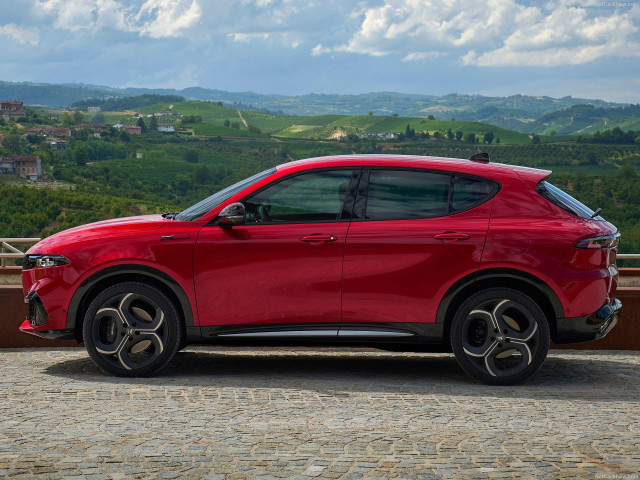 Alfa Romeo Tonale фото