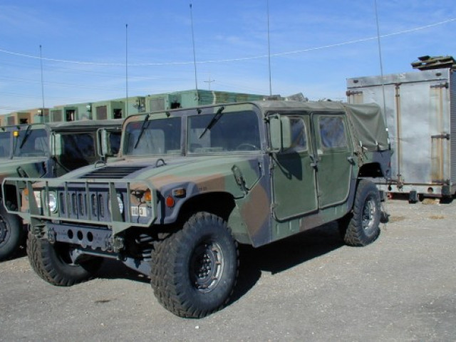 Am General HMMWV-A1 фото