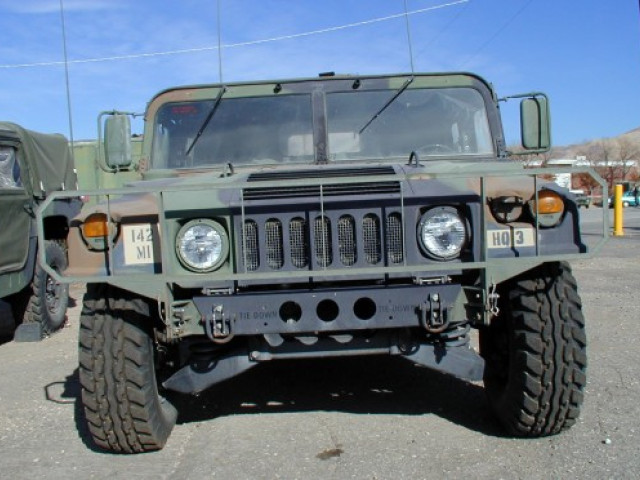 Am General HMMWV-A1 фото