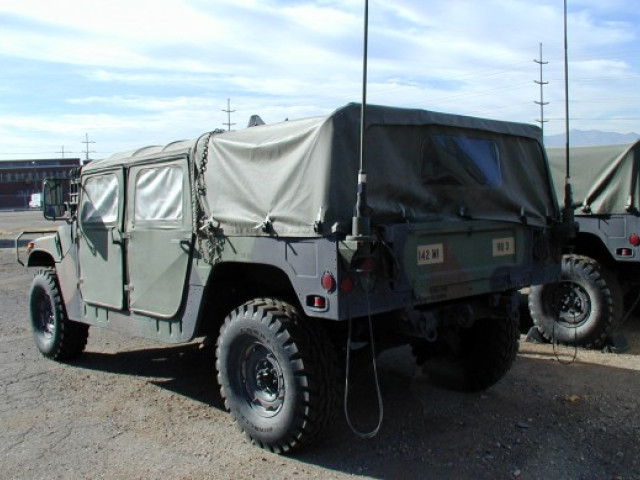 Am General HMMWV-A1 фото