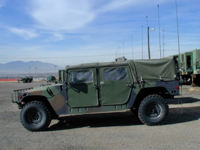 Am General HMMWV-A1 фото