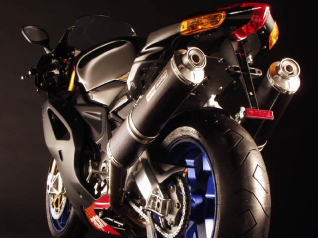 Aprilia RSV 1000R фото