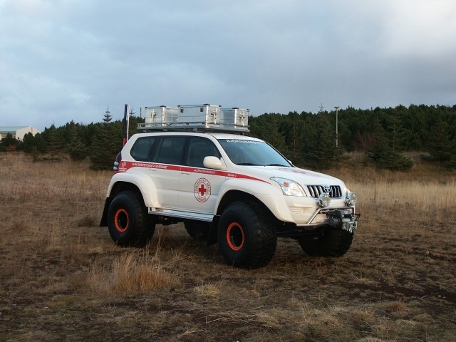 Arctic Trucks Toyota 120 Prado фото