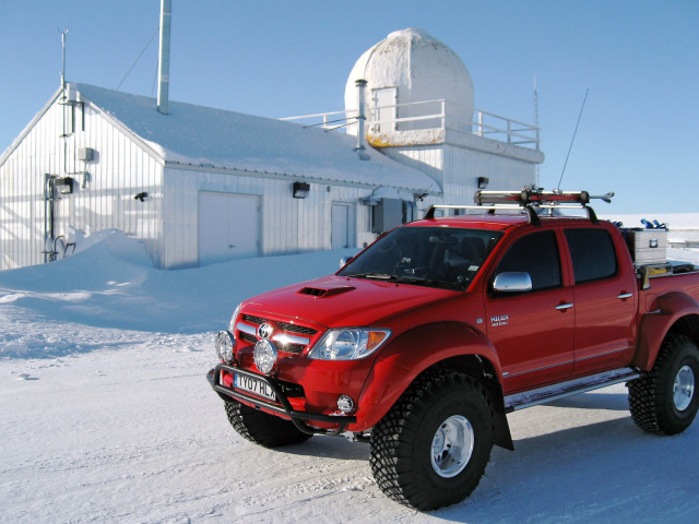 Arctic Trucks Toyota Hilux фото