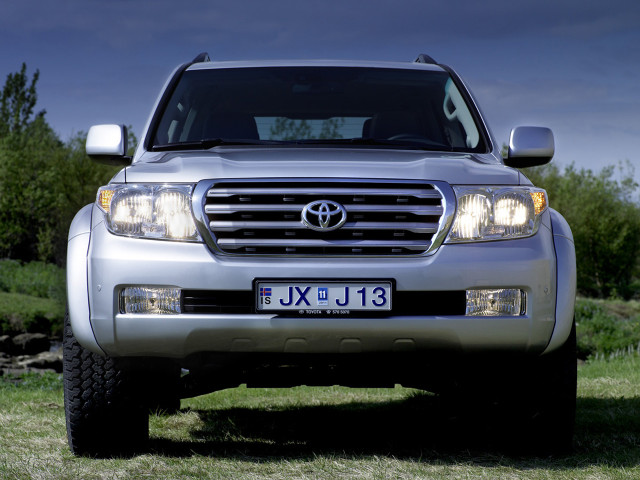 Arctic Trucks Toyota Land Cruiser 200 фото