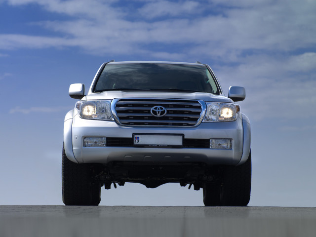 Arctic Trucks Toyota Land Cruiser 200 фото