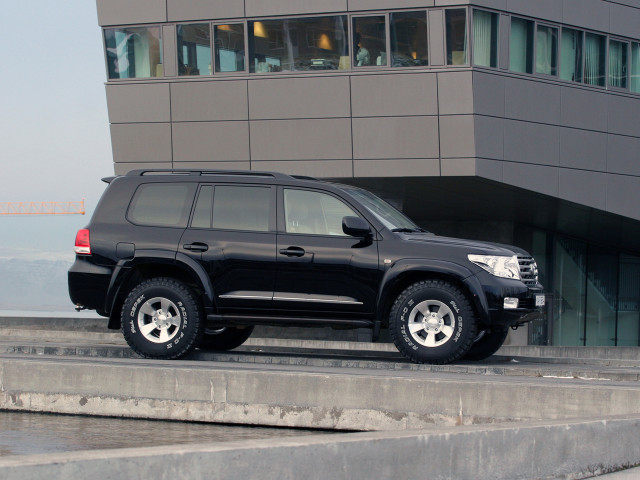 Arctic Trucks Toyota Land Cruiser 200 фото