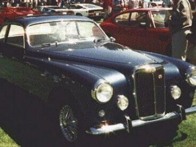 Arnolt MG фото