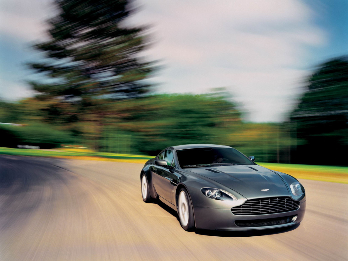 Aston Martin AMV8 Vantage фото 21724