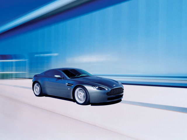 Aston Martin AMV8 Vantage фото