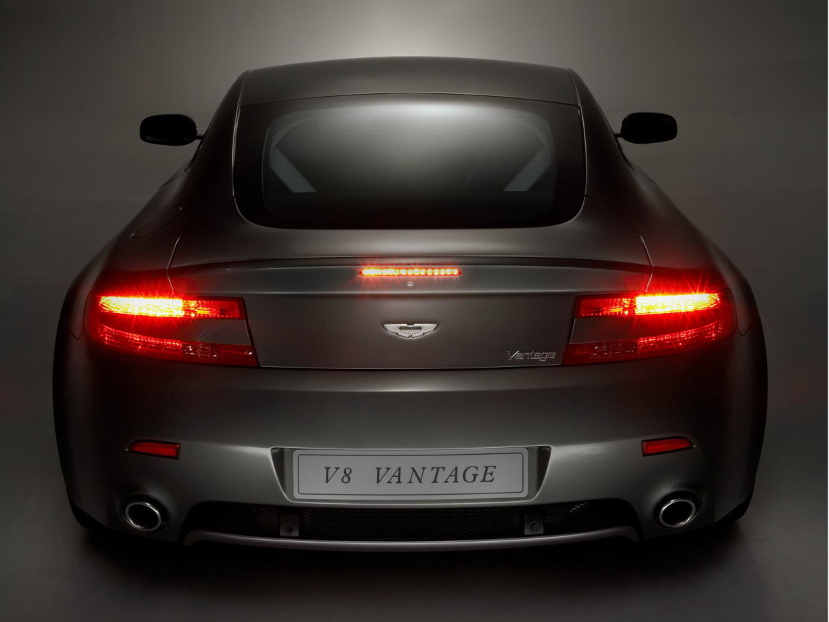 Aston Martin AMV8 Vantage фото 21736