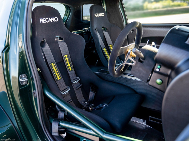 Aston Martin Cygnet фото