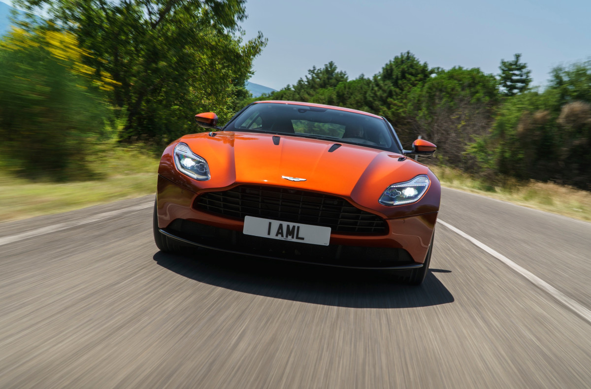 Aston Martin DB11 фото 173906