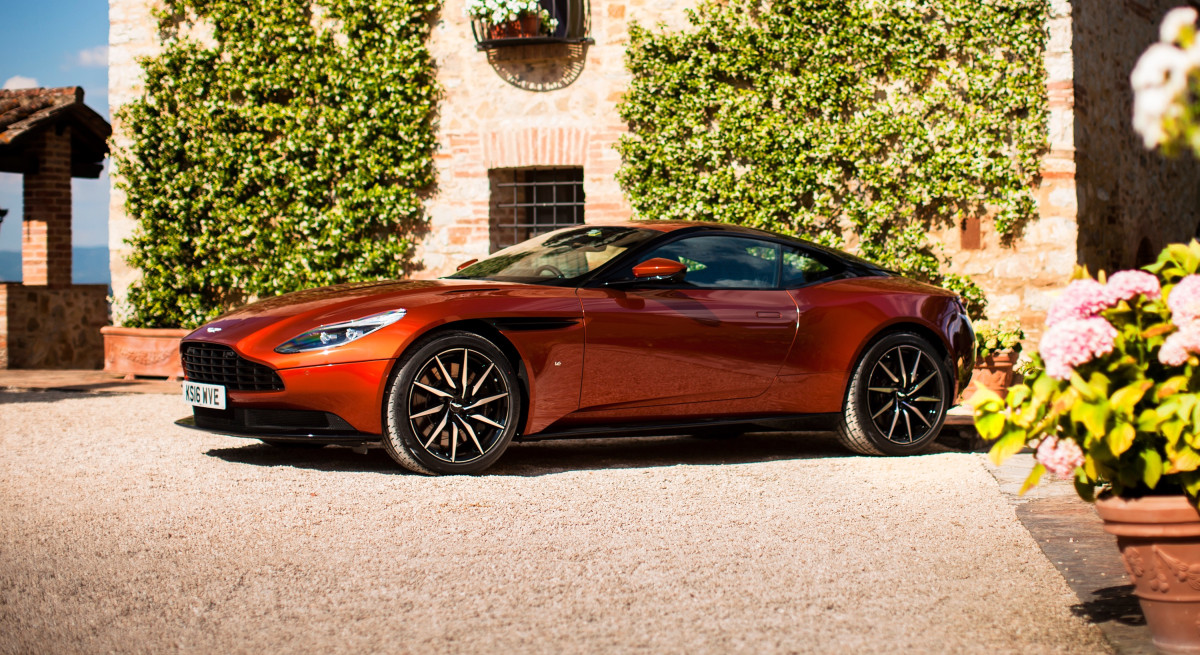 Aston Martin DB11 фото 173924