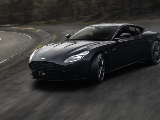 Aston Martin DB11 фото