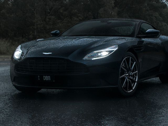 Aston Martin DB11 фото