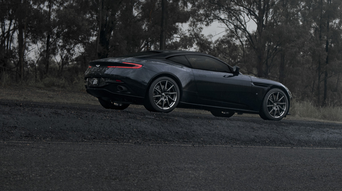 Aston Martin DB11 фото 182897