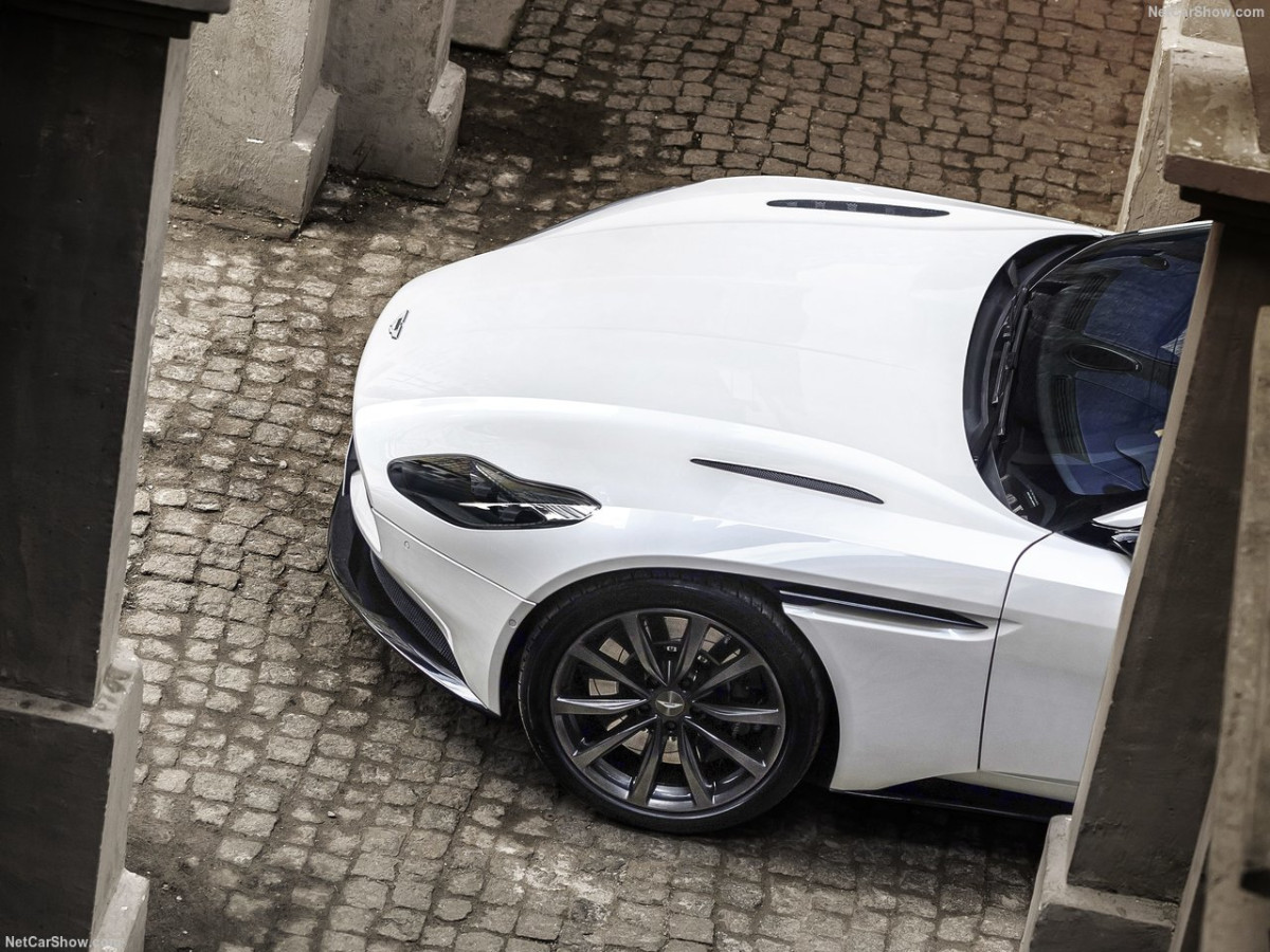 Aston Martin DB11 фото 185183