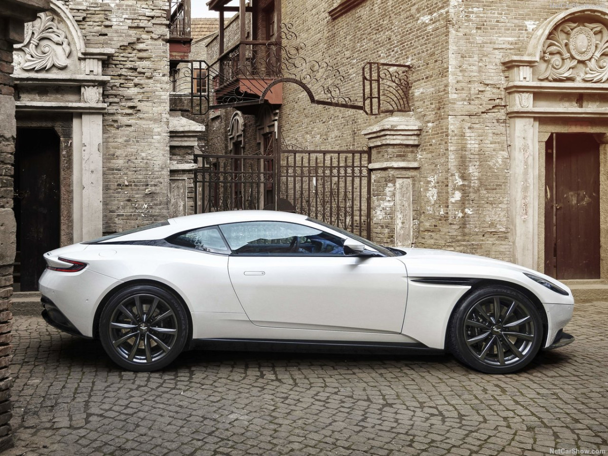 Aston Martin DB11 фото 185188