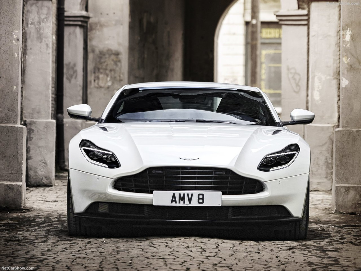 Aston Martin DB11 фото 185196