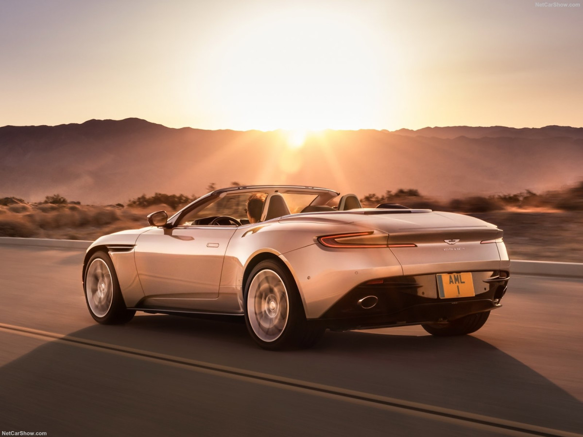 Aston Martin DB11 фото 188697