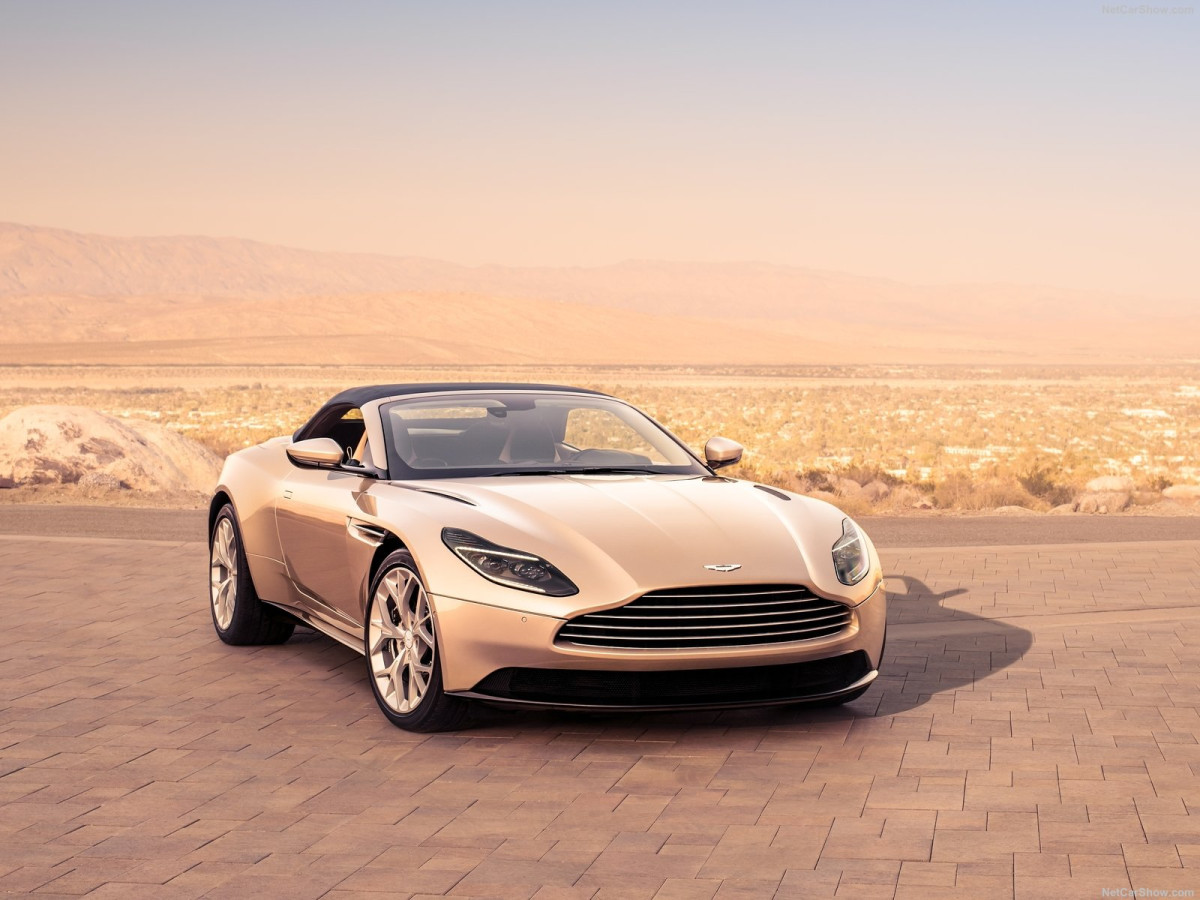 Aston Martin DB11 фото 188700