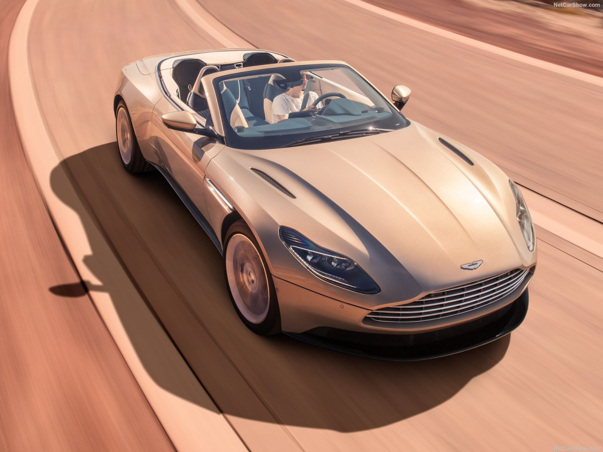 Aston Martin DB11 фото 188701