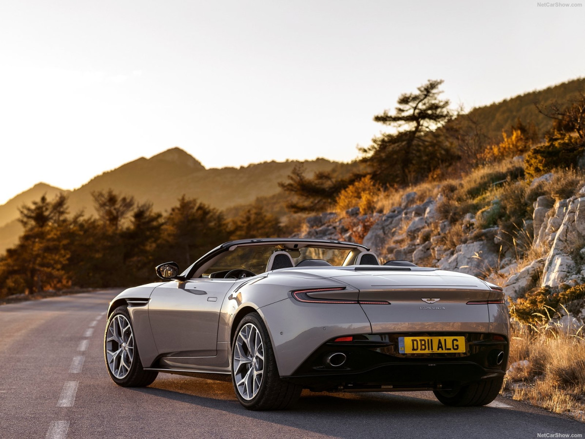 Aston Martin DB11 фото 196137