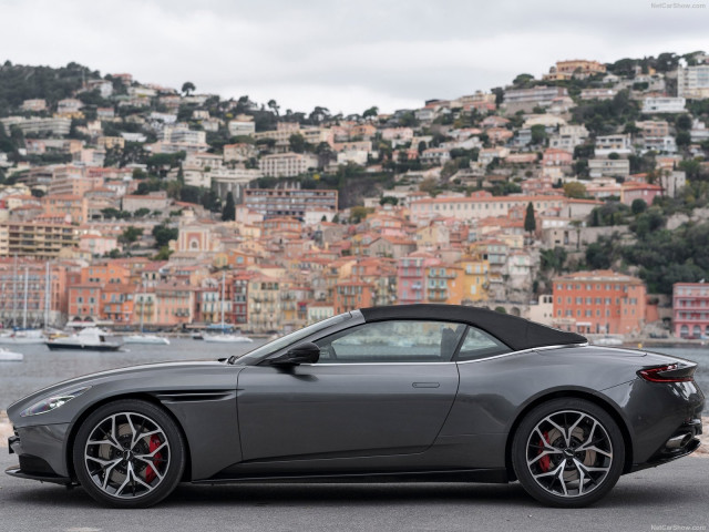 Aston Martin DB11 фото