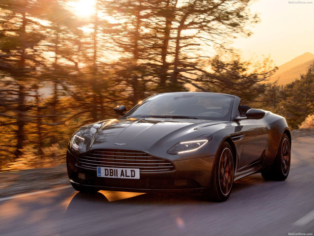 Aston Martin DB11 фото