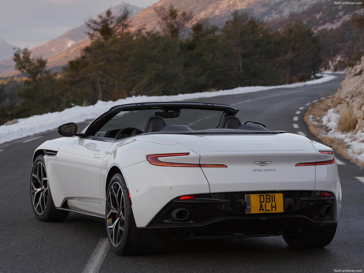 Aston Martin DB11 фото 196144