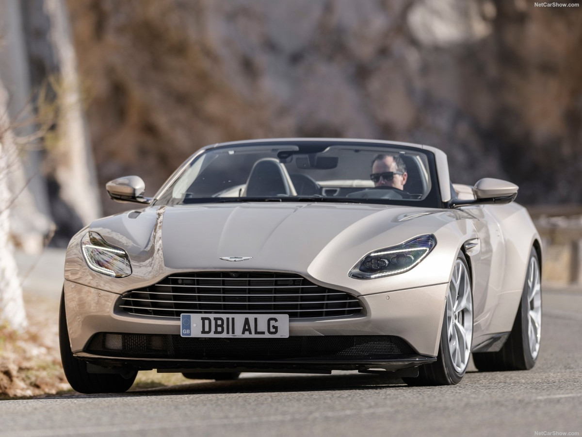 Aston Martin DB11 фото 196150