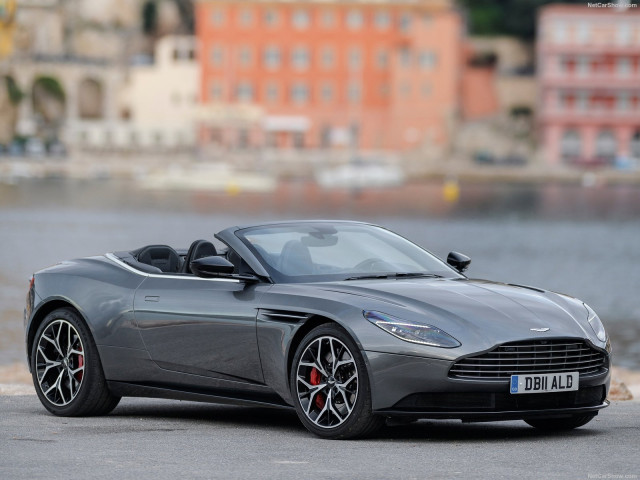 Aston Martin DB11 фото