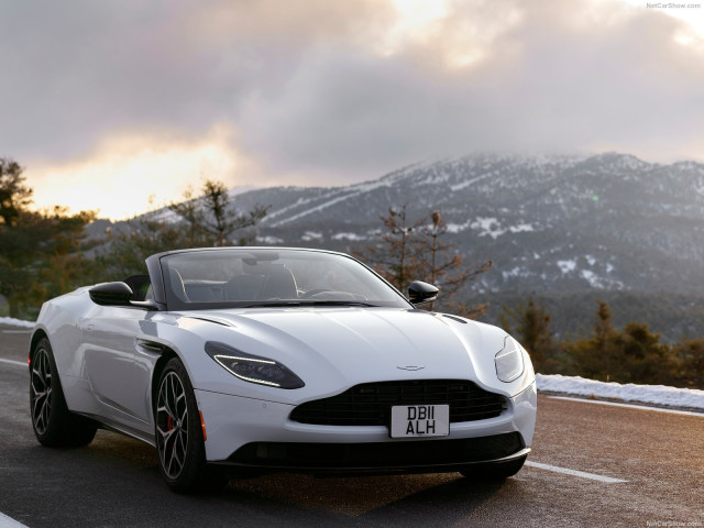 Aston Martin DB11 фото