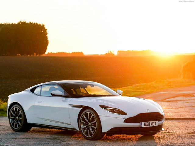 Aston Martin DB11 фото